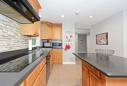 377 Main St, East Brookfield MA 01515-1703 exterior