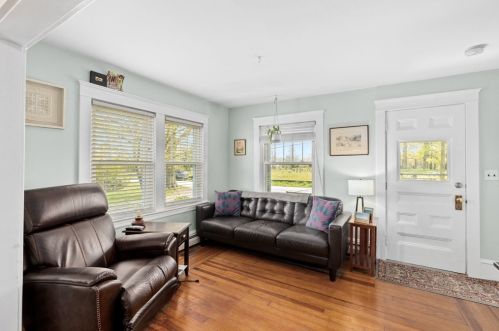 24 Main St, Berkley MA  02779-1399 exterior