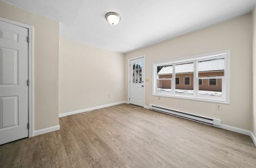 8 Ledge St, Sutton MA 01590-1665 exterior