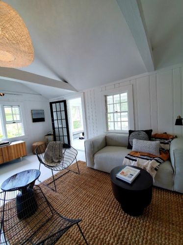 124 Uncle Venies Rd, Harwich MA  02645-3431 exterior