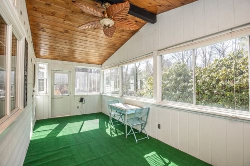 2 Chester Ave, Burlington MA 01803-1312 exterior