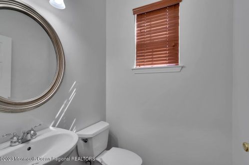 111 Picadilly Dr, Jackson Twp NJ  08527-1290 exterior