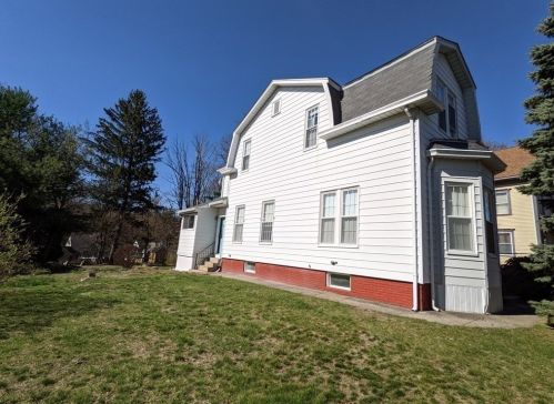 394 Chandler St, Worcester MA 01602-2916 exterior