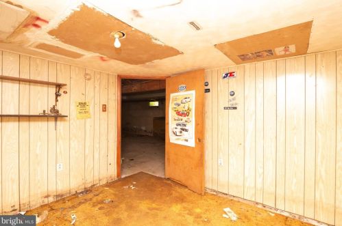 352 Mantua Ave, West Deptford NJ 08066-1277 exterior