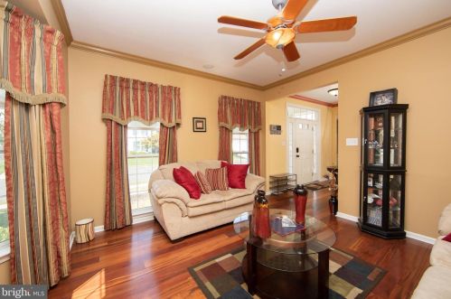 36 Hackemore St, Burlington NJ 08016-3056 exterior