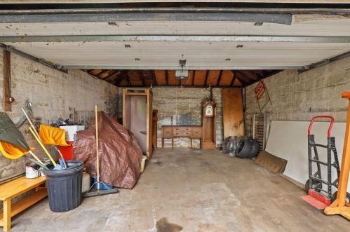 19 Watson Ave, Worcester, MA 01606-2324