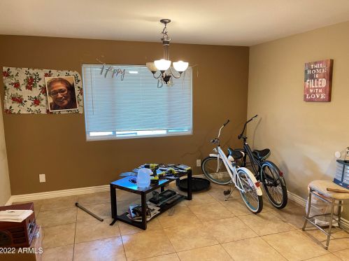 3837 Country Gables Dr, Phoenix AZ 85053-4561 exterior