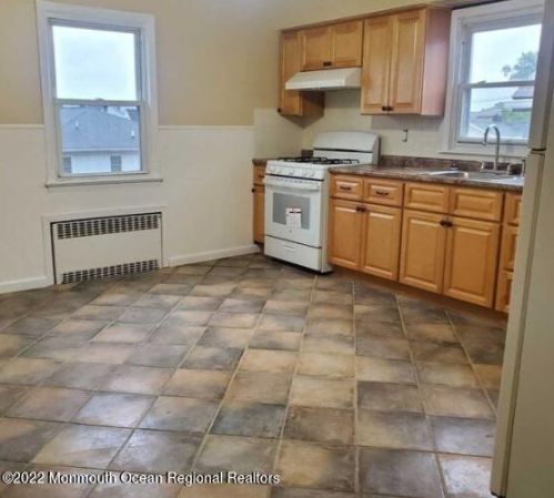 78 Beech St, Kearny, NJ 07032-2708