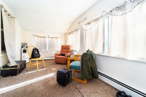 6 Lawrence St, Taunton MA 02780-1765 exterior