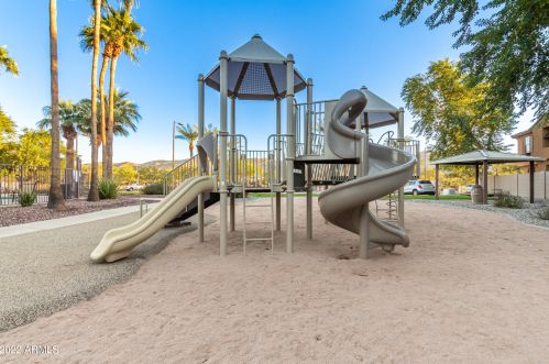 2852 Dunbar Dr, Phoenix AZ  85042-6074 exterior