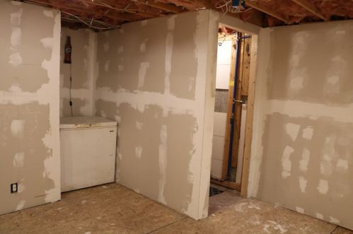 4 Wind Dr, Plymouth MA  02360-2714 exterior