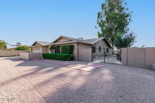 11420 Ahwatukee Dr, Phoenix AZ 85044-3102 exterior