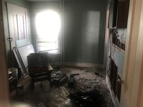 230 Rdg St, Fall River MA 02721-1717 exterior