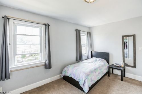 419 Greylock Pkwy, Belleville NJ 07109-2353 exterior