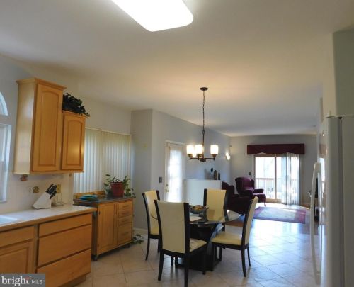 612 Schaeffer Ave, West Deptford NJ 08096-6631 exterior