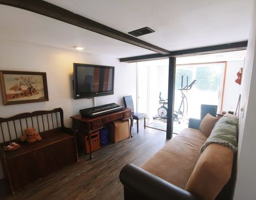 233 Essex Ave, Gloucester MA 01930-4927 exterior