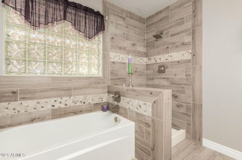 14250 43rd St, Phoenix AZ 85032-3322 exterior