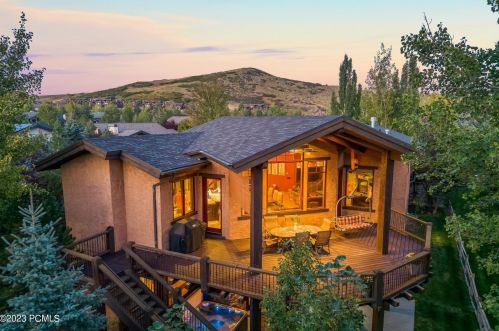 2702 Est Dr, Park City UT 84060-6878 exterior