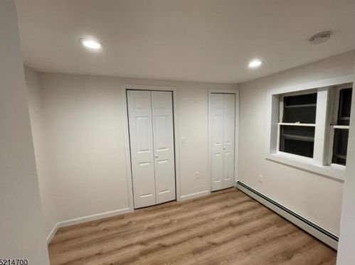 46 Edgewood Rd, Skyline Lakes NJ 07456-1911 exterior