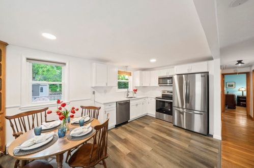 103 Ashcroft St, Dedham, MA 02026-3526
