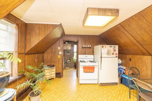 20 St, Taunton MA 02780-4392 exterior