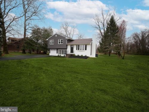 145 Crown Point Rd, West Deptford NJ  08093-1131 exterior