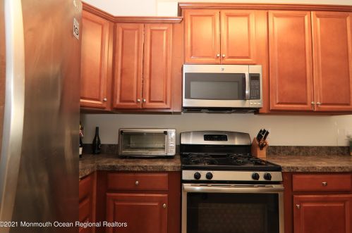 29 Jake Dr, Tinton Falls NJ 07712-7533 exterior