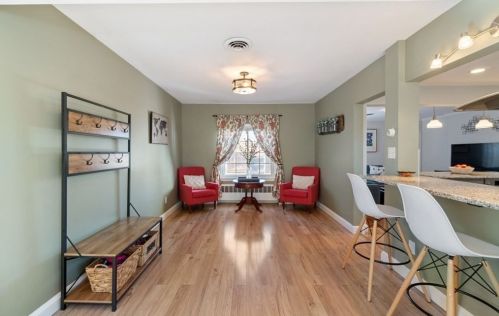 940 Randolph Ave, Milton MA 02186-4030 exterior