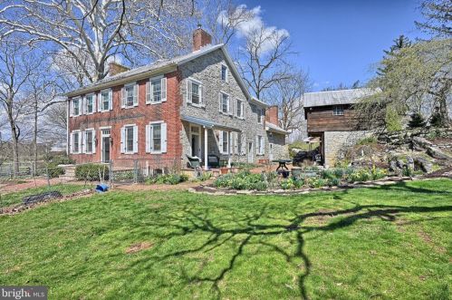 385 Springview Rd, Carlisle PA 17015-7411 exterior