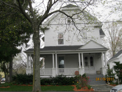 61 Churchill St, Newton, MA 02460-1443