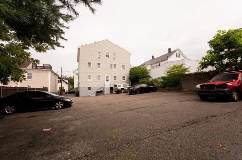 271 Franklin St, Fall River MA 02720-3104 exterior