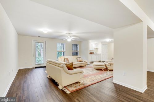 5424 Wooded Way, Columbia MD 21044-5722 exterior