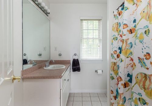 41 Wildwood Dr, Southborough MA 01772-1990 exterior