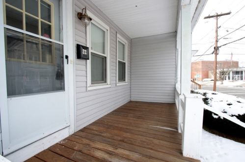 22 Adams St, Taunton, MA 02780-2471