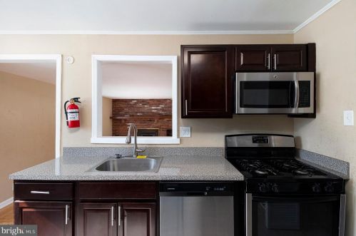 605 Washington Ave, West Deptford NJ 08096-3547 exterior