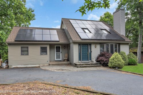 52 Lakeview Dr, Jackson Twp NJ 08527-2704 exterior