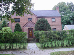 50 Moffat Rd, Newton, MA 02468-1115