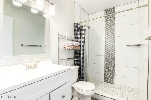 2858 Clarendon Ave, Phoenix AZ 85033-4117 exterior