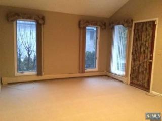 205 Forest Rd, West Fort Lee NJ  07024-4309 exterior