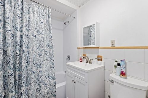 27 Newton St, Everett MA 02149-1722 exterior