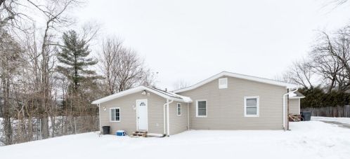 1098 Western Ave, Montgomery MA 01085-2616 exterior