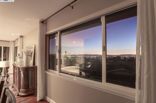 1476 Regent Dr, San Leandro CA 94577-5323 exterior