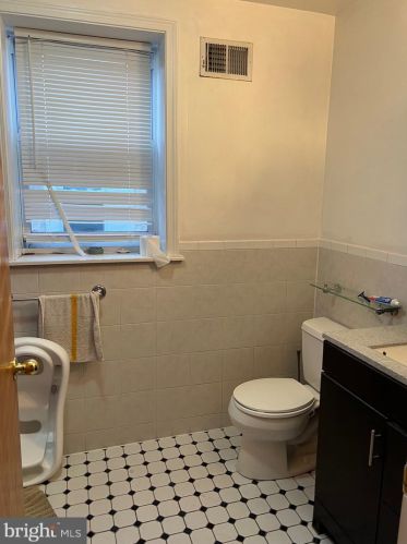 2034 6 St, Philadelphia PA 19122-1415 exterior