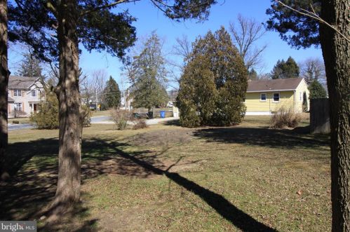 304 Main St, West Deptford NJ 08051-1031 exterior