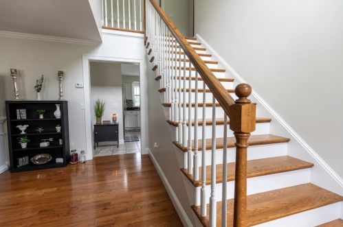 402 Courtney St, Fall River, MA 02720-6726