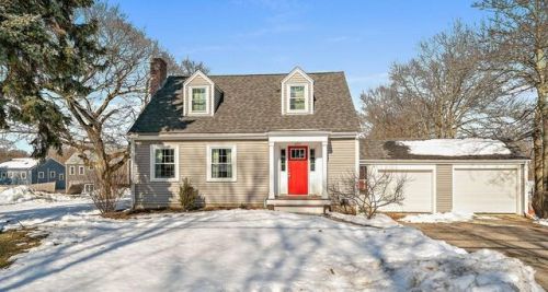 597 Commercial St, Braintree, MA 02184-1003