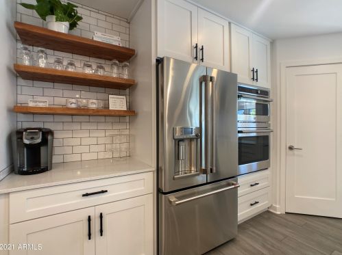 2423 Beryl Ave, Phoenix AZ 85021-2480 exterior