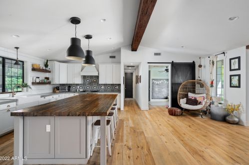 3140 52nd St, Phoenix AZ 85018-4402 exterior