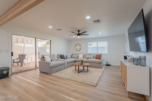 3320 Claire Dr, Phoenix AZ 85032-4933 exterior