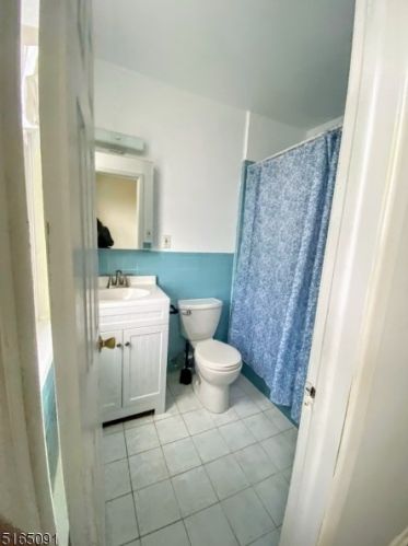 35 Rossmore Pl, Belleville NJ  07109-2615 exterior